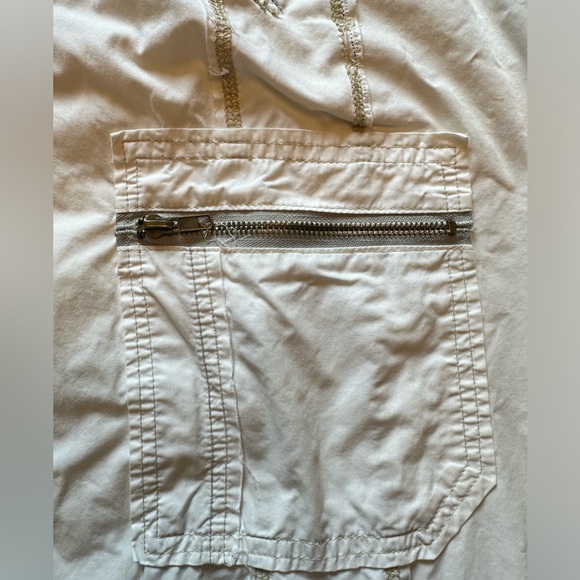 32” White Capris - Picture 5 of 9